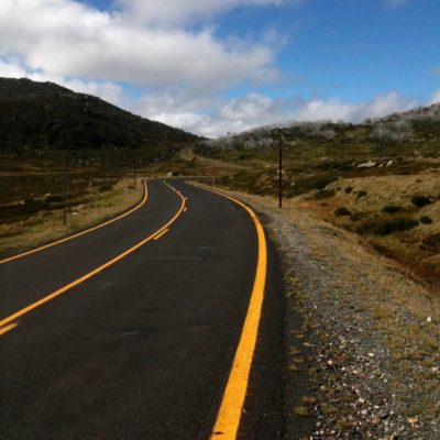 Yellow lines on the Alpine Way